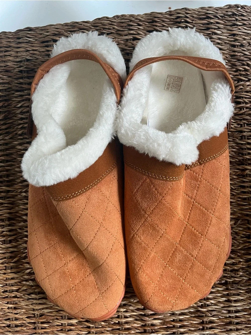 SHEIN Men's Quilted Faux-Suede Slip-On Clog Slippers NWT